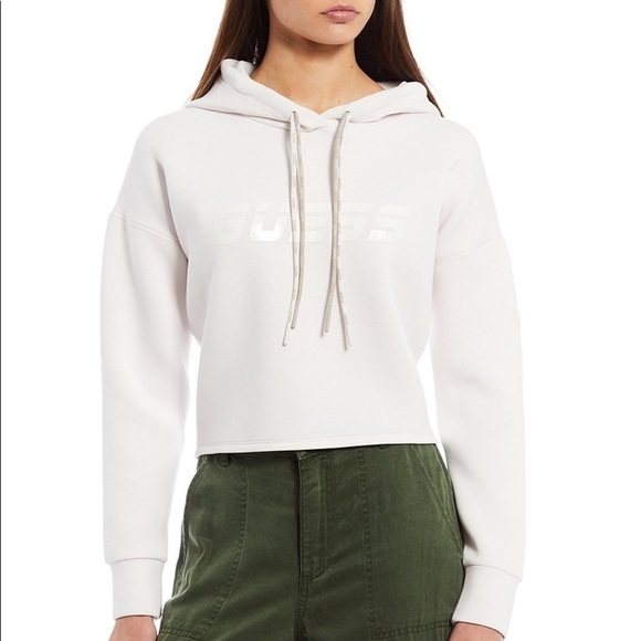 New GUESS Allie Long Sleeve Guess Logo Graphic Cropped Hoodie - Picture 1 of 3